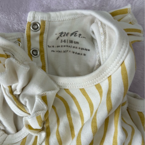 Pehr flutter sleeve onesie - Picture 3 of 3
